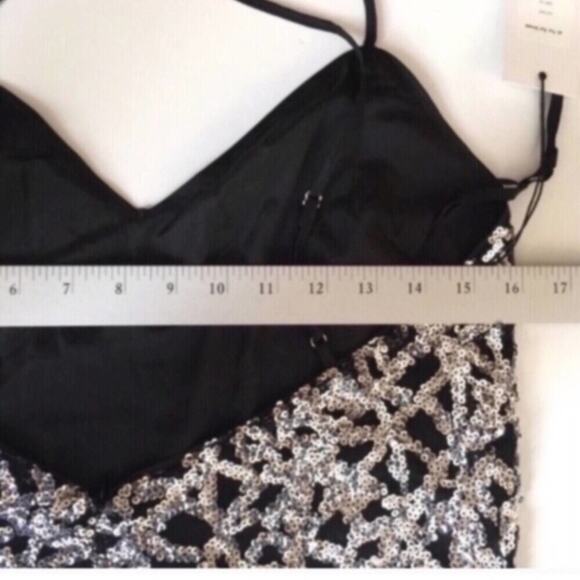 Ali & Jay Silver Metallic Ai Yai Yai Sequined Dress Size Medium - Picture 6 of 8